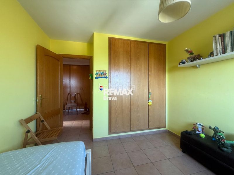 Foto 777f0bf7-1140-4404-b521-d19f297ac40e. Chalet en carrer belgica-ur.can isac 155 palau saverdera exclusiva vivienda unifamiliar con piscina, amplias terrazas y vistas panorámicas a la bahía de roses en Palau-saverdera