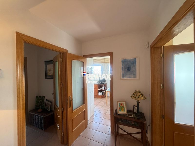 Foto 77bad774-736e-4ad7-9fa7-7b129c43e3b4. Chalet en carrer belgica-ur.can isac 155 palau saverdera exclusiva vivienda unifamiliar con piscina, amplias terrazas y vistas panorámicas a la bahía de roses en Palau-saverdera