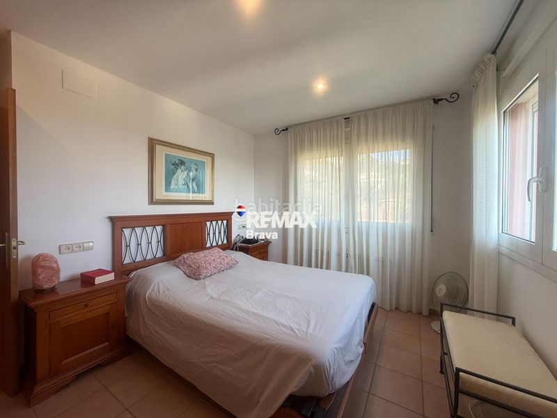 Foto 84dd021e-5ad7-4550-9b74-420cea765ee9. Chalet en carrer belgica-ur.can isac 155 palau saverdera exclusiva vivienda unifamiliar con piscina, amplias terrazas y vistas panorámicas a la bahía de roses en Palau-saverdera