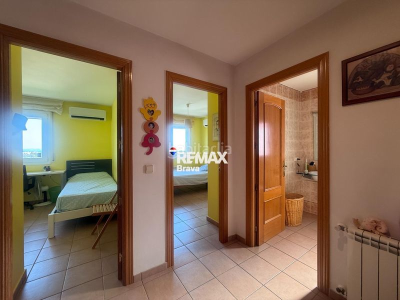 Foto 85ac1896-4950-441d-9816-86da1a77863a. Chalet en carrer belgica-ur.can isac 155 palau saverdera exclusiva vivienda unifamiliar con piscina, amplias terrazas y vistas panorámicas a la bahía de roses en Palau-saverdera