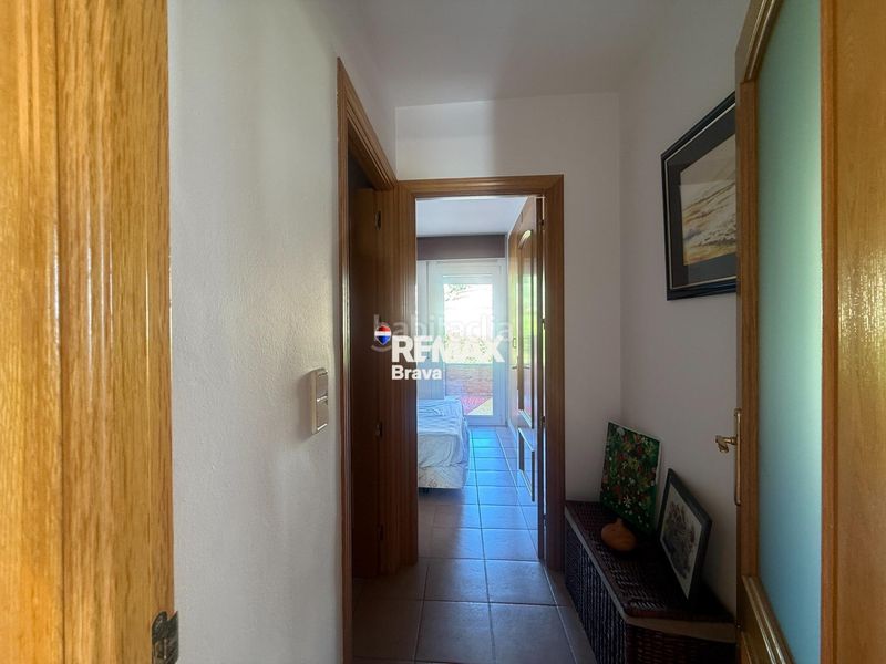 Foto b252a6bf-0617-4987-b169-3e3767922691. Chalet en carrer belgica-ur.can isac 155 palau saverdera exclusiva vivienda unifamiliar con piscina, amplias terrazas y vistas panorámicas a la bahía de roses en Palau-saverdera