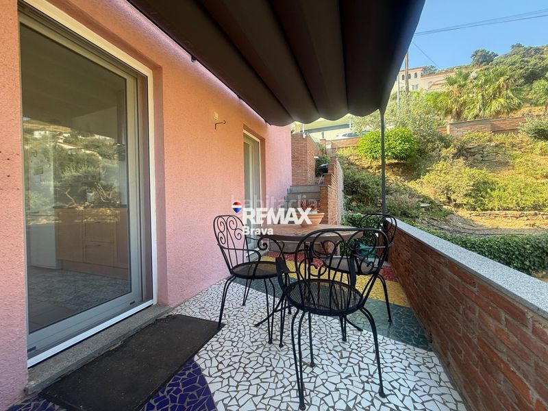 Foto c62933ee-1623-44be-8133-70c69761428e. Chalet en carrer belgica-ur.can isac 155 palau saverdera exclusiva vivienda unifamiliar con piscina, amplias terrazas y vistas panorámicas a la bahía de roses en Palau-saverdera
