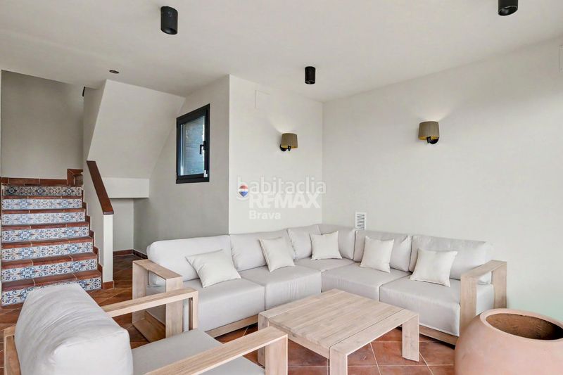 Foto b2e09b87-c0d3-4337-b4ff-fbd937482a88. Xalet amb aparcament piscina a Cadaqués