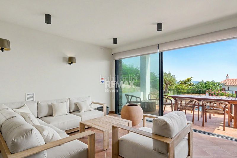 Foto ffbd6462-278c-4c78-93b7-e5b92a97162c. Xalet amb aparcament piscina a Cadaqués