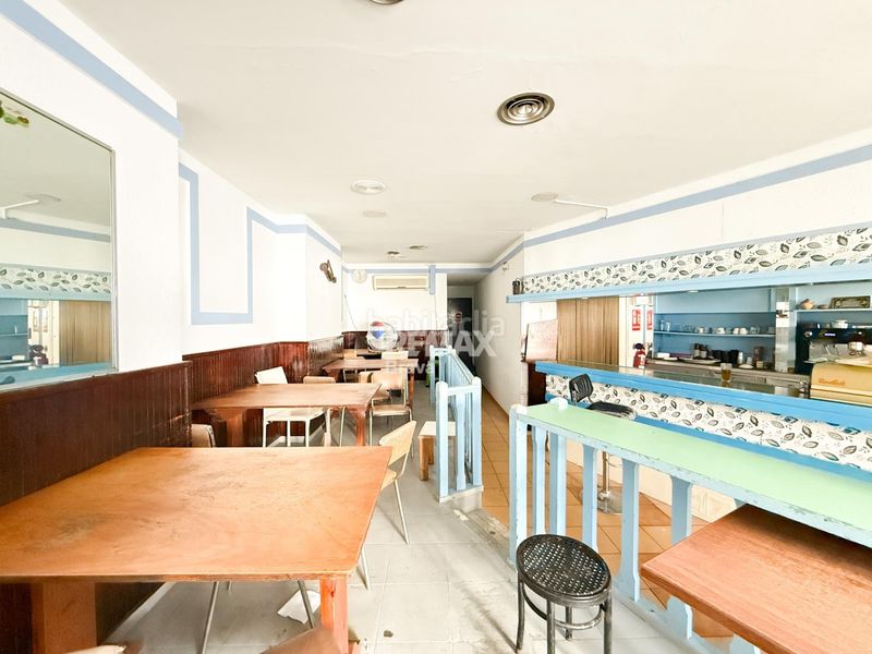 Foto aeb2cba3-4332-4a17-9fe8-2feb327e44d6. Local comercial a Centre Roses