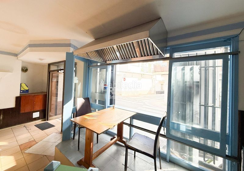 Foto de8d288a-2385-46ba-84bf-3e13dccc6337. Local comercial a Centre Roses