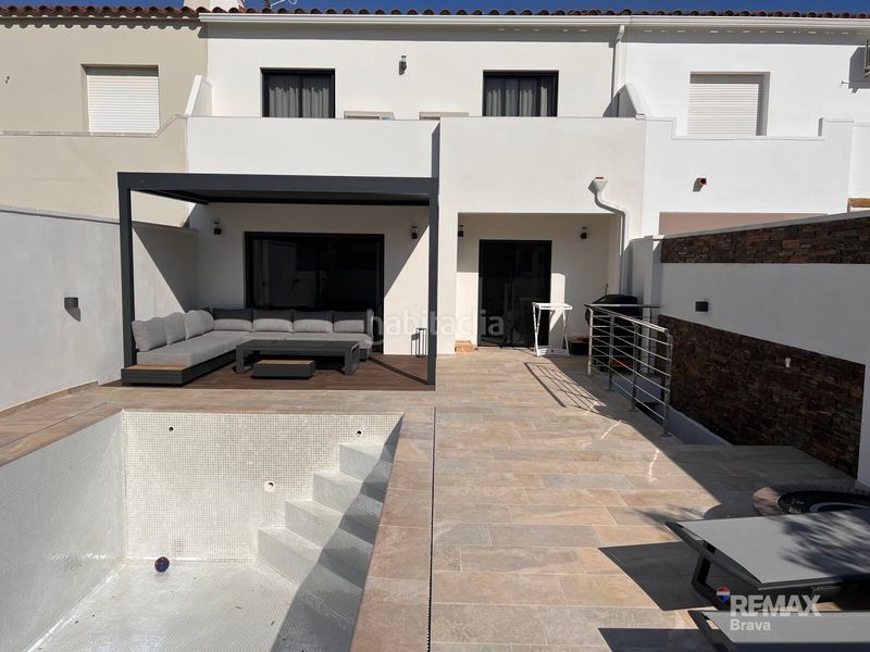 Foto 6f5e236e-d29e-4885-ae49-c11766a1c35e. Casa amb calefacció aparcament piscina a Castelló d´Empúries