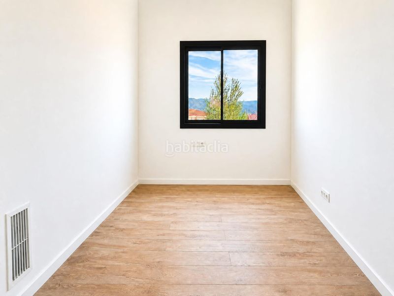 Foto fe4ca9a1-f2ca-4832-a295-1a4956037f40. Casa adossada amb aparcament a Hostalric