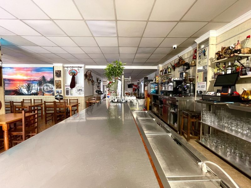 Foto bc0eed64-9249-4b3f-bd29-f4c5c5abe87a. Local comercial a Centre Roses