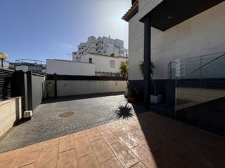 Chalet  Calle cap de la gola. Roses  espectacular villa moderna con amarre privado de 22 metro