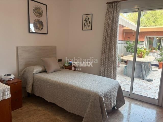 Foto 105a2d65-000e-4be0-a645-be4dd323cd6c. Edificio in Poble Calonge