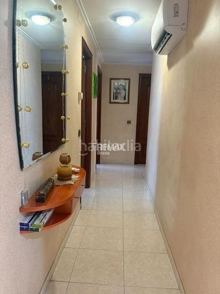 Foto 3253edd5-d9ff-4019-abb2-4876309dbff6. Edificio in Poble Calonge