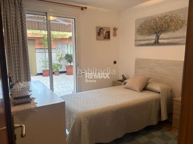 Foto d517e4fd-94ff-4a97-8bb6-08b37bcc42b8. Edificio in Poble Calonge