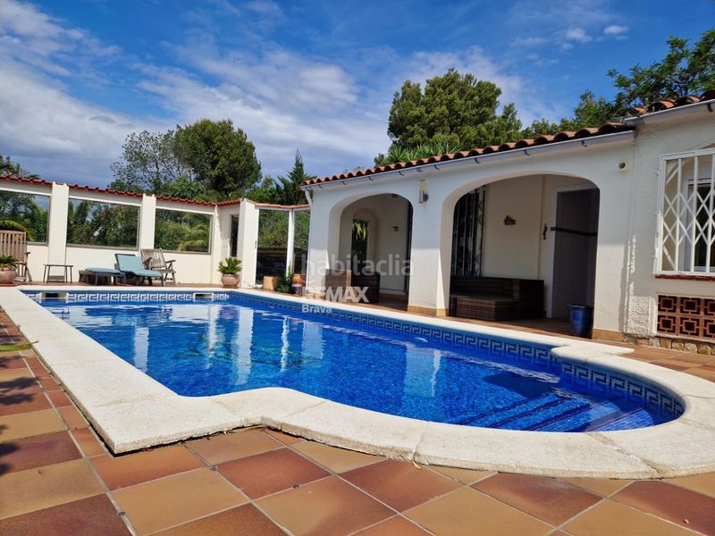 Foto 5aee8d70-e245-4139-9c11-68c875d0c0e7. Xalet amb calefacció aparcament piscina a Nord Roses