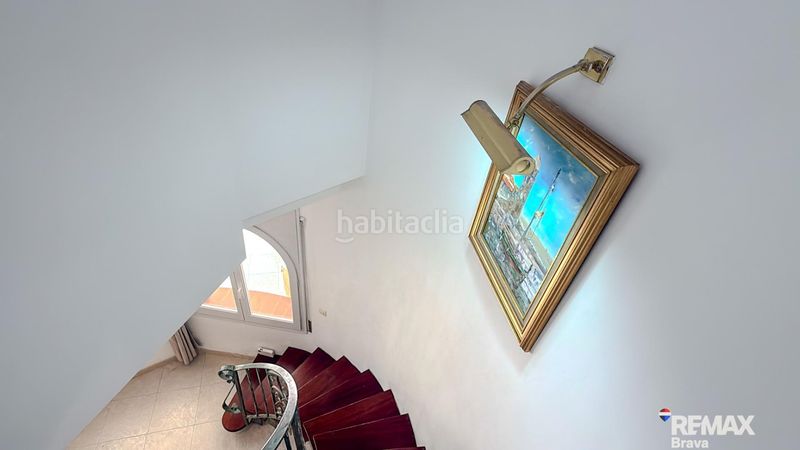Foto 58fb94fc-e21c-4991-be8c-04389bde29a6. Casa amb calefacció aparcament piscina a Requesens Empuriabrava