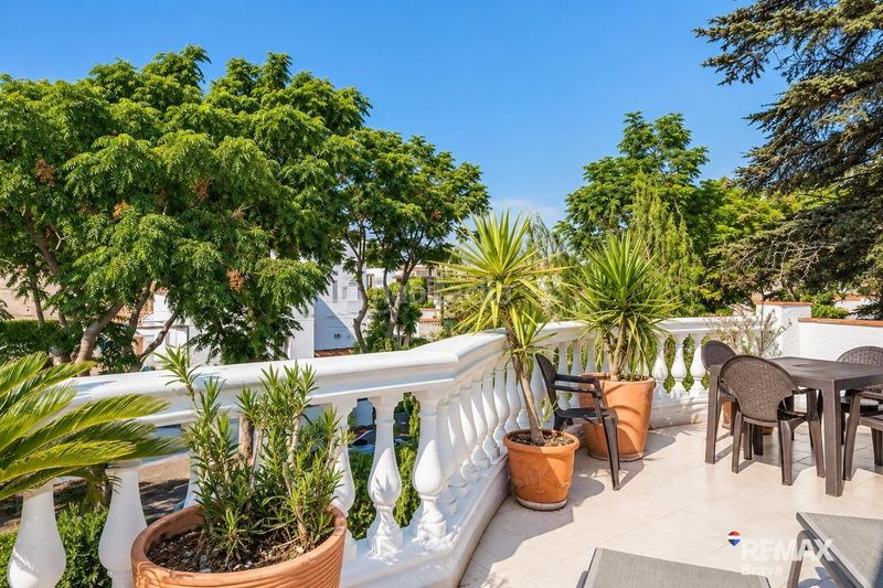 Foto a1106d10-f9a1-4114-8568-559578e3bc7c. Casa amb calefacció aparcament piscina a Requesens Empuriabrava