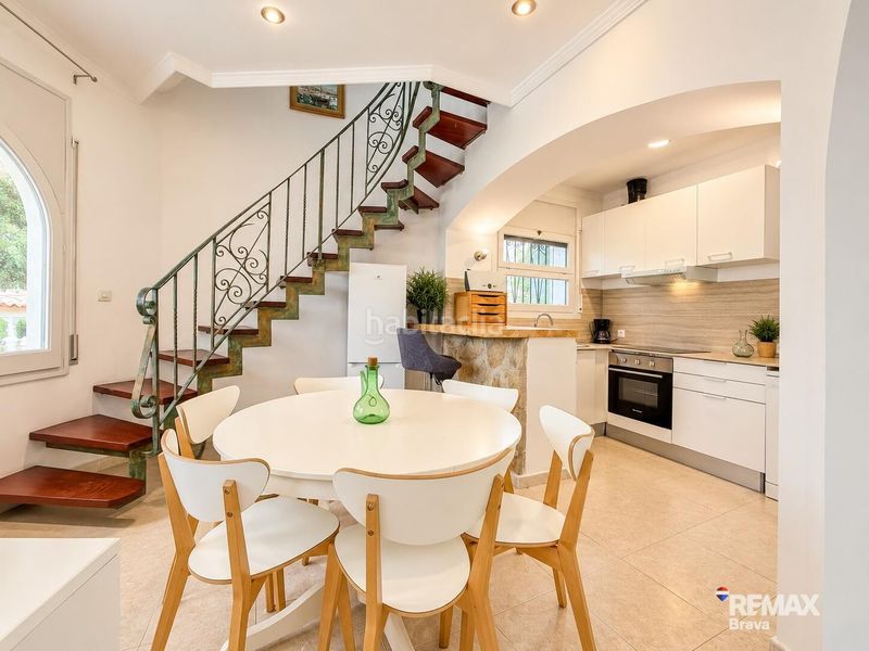 Foto eb7cfe25-ded3-460d-8986-fd2209f328f2. Casa amb calefacció aparcament piscina a Requesens Empuriabrava