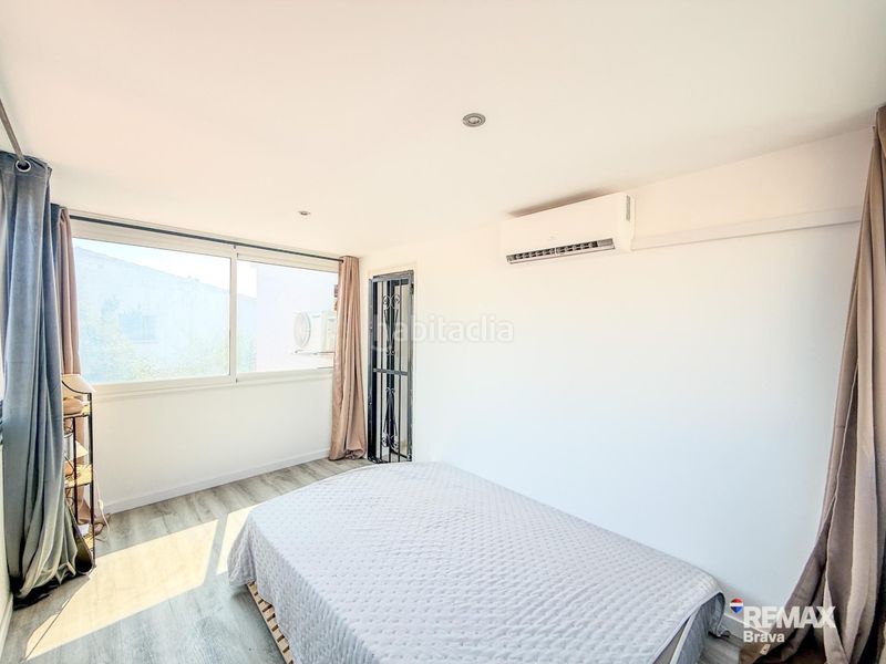 Foto fe08d058-a5f2-4582-9ab4-74ffba2303e4. Casa amb calefacció aparcament piscina a Requesens Empuriabrava