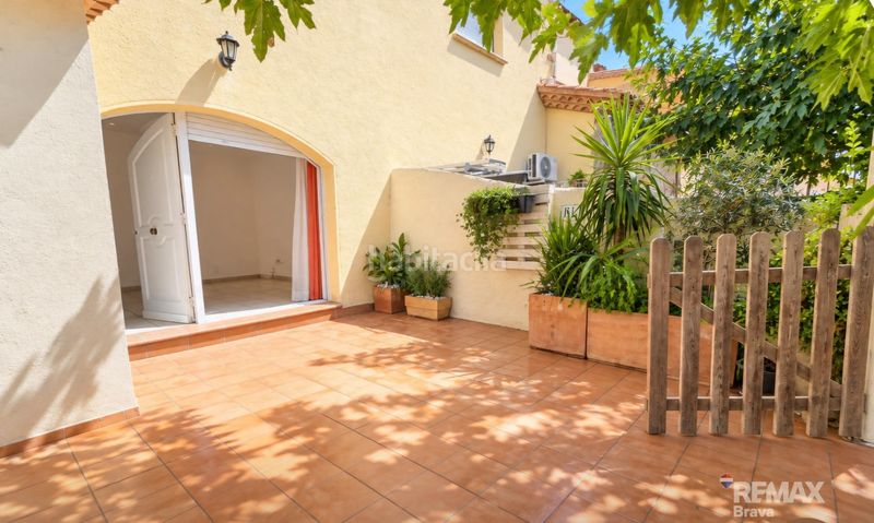 Foto 21e7a4df-28c4-429f-8c6d-a0dd5cbe9c37. Apartamento vilacolum apartamento en planta baja con patio privado en Torroella de Fluvià