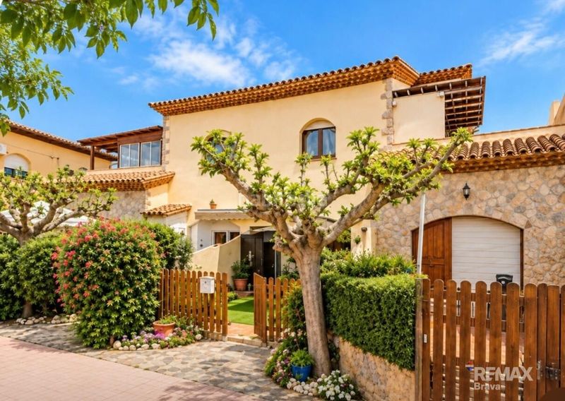 Foto 60a42fa3-43e8-4bae-a4d7-93dca38ac8c3. Apartamento vilacolum apartamento en planta baja con patio privado en Torroella de Fluvià