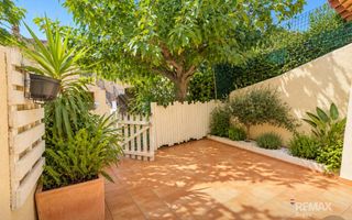 Piccolo appartamento  Carrer roses. Vilacolum  apartamento en planta baja con patio privado