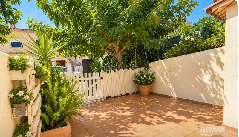 Foto ea3d7d2b-62dd-417f-b860-75ce403b5dcf. Apartamento vilacolum apartamento en planta baja con patio privado en Torroella de Fluvià