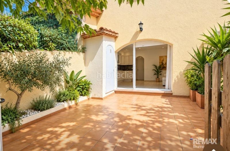 Foto f19c7d63-32c4-4277-bdf2-17c1001c96dc. Apartamento vilacolum apartamento en planta baja con patio privado en Torroella de Fluvià