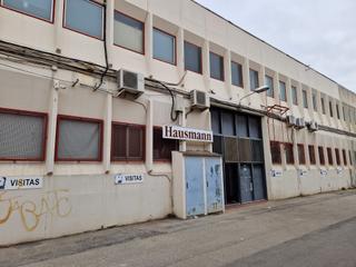 Industrial building in Carrer de la Tècnica