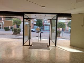 Location Local commercial à Carrer de l'estatut 7. Local céntrico en alquiler