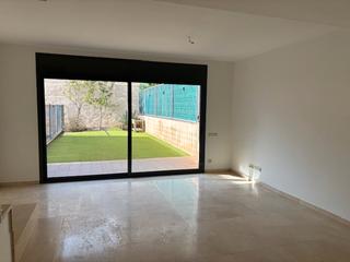 Casa adossada a Carrer verge del pilar 1. Casa unifamiliar en venta