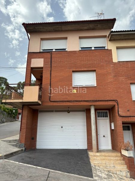 Foto 00a47e61-7281-4b8c-bc58-b287e7703f00. Casa adossada amb calefacció aparcament piscina a Sant Andreu de la Barca
