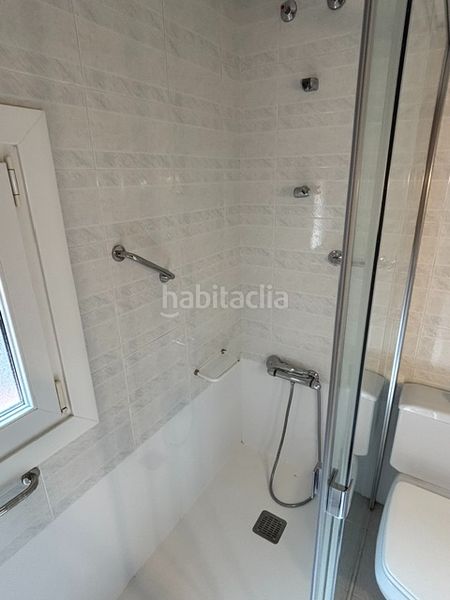 Foto 1b5e3143-ca46-427a-afb2-41c13dc10e70. Casa adossada amb calefacció aparcament piscina a Sant Andreu de la Barca