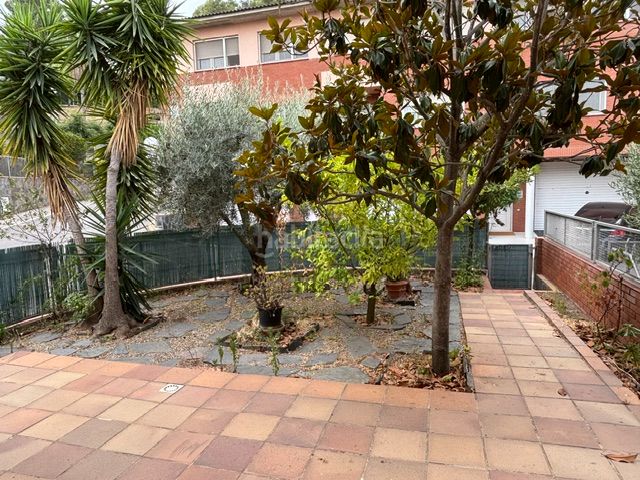 Foto dc21fd85-6b36-409b-98ff-e660545e96cf. Casa adossada amb calefacció aparcament piscina a Sant Andreu de la Barca