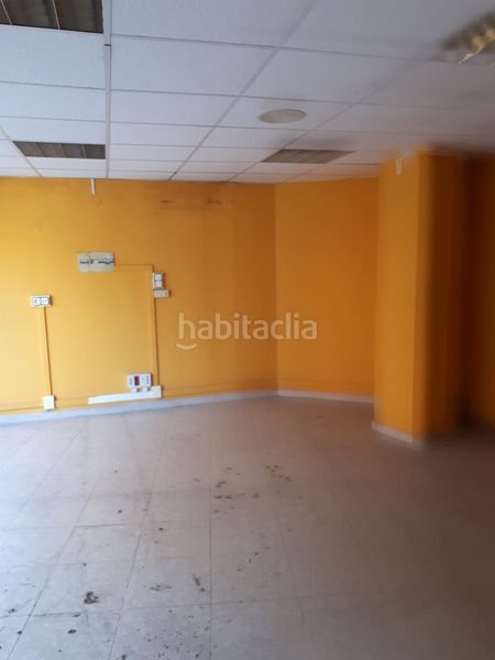 Foto 25b2940f-1c57-4c03-95fe-3521fcc1e312. Local comercial en carrer del passeig 24 local grande en venta en Sant Andreu de la Barca