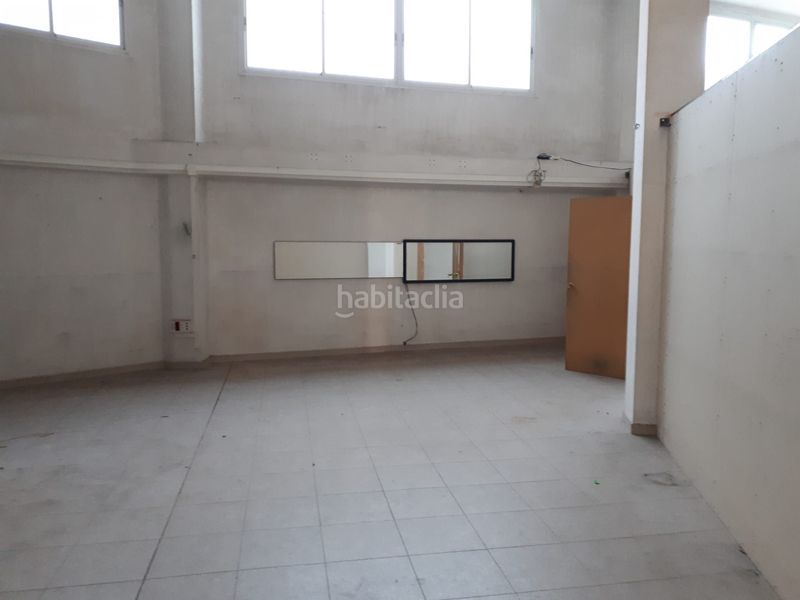 Foto ffa6bf93-e952-44d7-9bda-0f0258e3bfd4. Local comercial en carrer del passeig 24 local grande en venta en Sant Andreu de la Barca