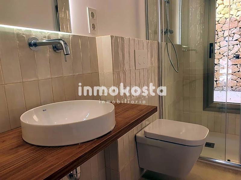 Foto 67ca1dd8-0689-4706-aa85-ad84829a30da. Casa esta casa recientemente construida, en el corazón , sorprende por su exquisito diseño y sus techos altos, que aportan una en Orxeta