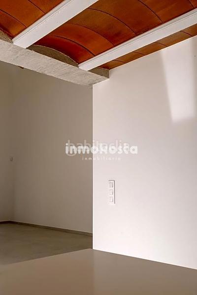 Foto 7f003f0d-3c9a-4522-8744-853cda9faefe. Casa esta casa recientemente construida, en el corazón , sorprende por su exquisito diseño y sus techos altos, que aportan una en Orxeta