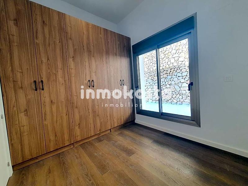 Foto d7bc5420-1ed7-4f04-98fd-bc15dd61e414. Casa esta casa recientemente construida, en el corazón , sorprende por su exquisito diseño y sus techos altos, que aportan una en Orxeta