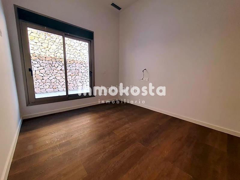 Foto eb2658e2-359d-4049-874e-6cfe10ae5bea. Casa esta casa recientemente construida, en el corazón , sorprende por su exquisito diseño y sus techos altos, que aportan una en Orxeta