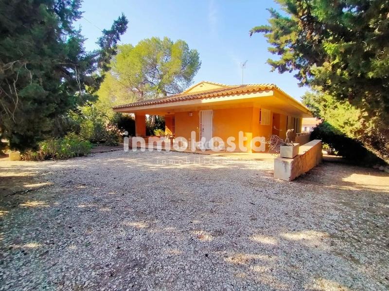 Foto 3776ccc9-0102-4682-9dce-0c7a4909394b. Casa amb aparcament piscina a Sierra Helada Benidorm