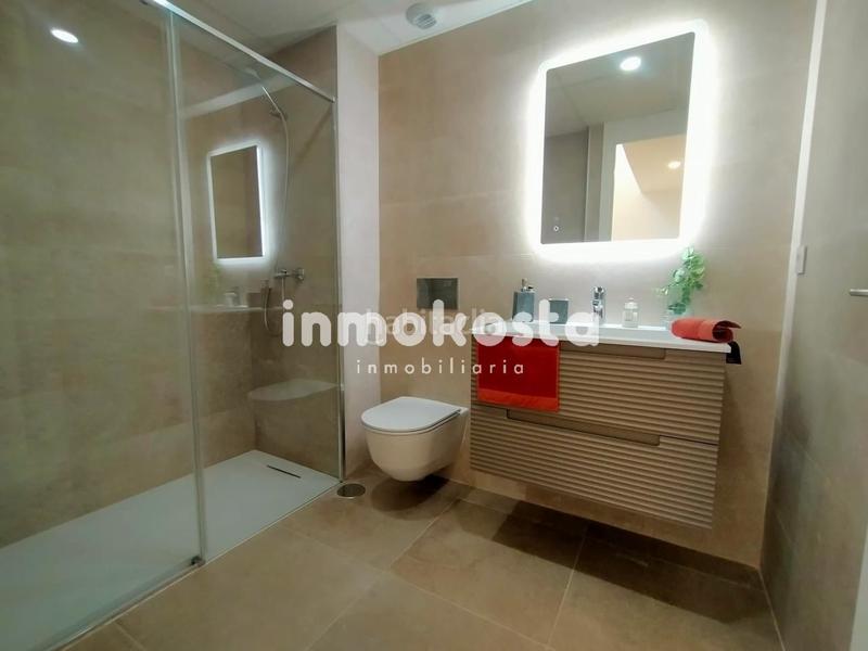 Foto 3fdf1894-db38-4491-87df-3819793e2c19. Casa adossada amb aparcament piscina a Montebello - Nou Espai Nucia (la)