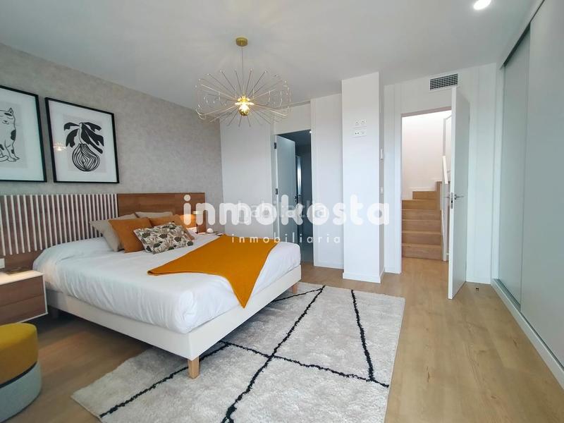 Foto 6a11b5be-b393-41cc-9891-1d973800edeb. Casa adossada amb aparcament piscina a Montebello - Nou Espai Nucia (la)