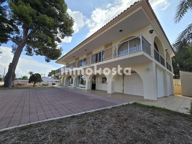 Foto 7c64c6bb-170a-4d48-9800-0c6f4a6057bd. Casa villa independiente en albir en L´Albir Alfàs del Pi (l´)