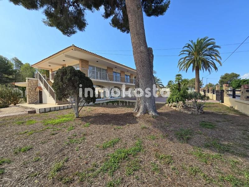 Foto 93d798a4-82aa-4e18-bdaa-95ee31fedb7f. Casa villa independiente en albir en L´Albir Alfàs del Pi (l´)