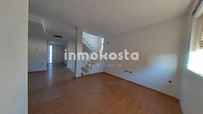 Foto d72abe2a-0a13-4c31-b420-c7a9ba212891. Casa  en urbanización escandinavia en Escandinavia-Cautivador Alfàs del Pi (l´)