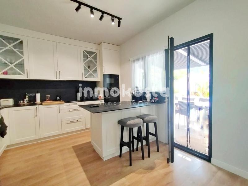 Foto 862db27e-e51d-43c4-9c06-b10bf7b76729. Maison avec parking piscine dans Sierra Helada Benidorm