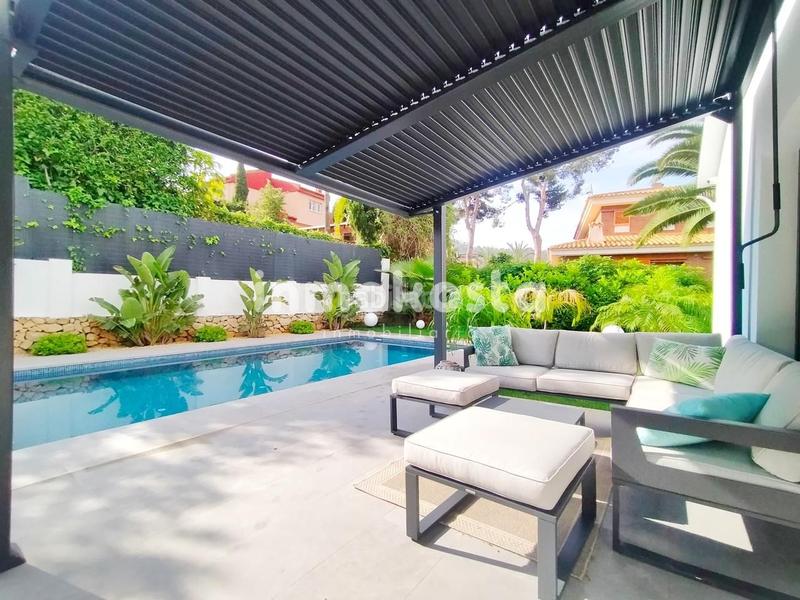 Foto 967adba8-c689-417d-bb9e-6f28308f7f6e. Maison avec parking piscine dans Sierra Helada Benidorm