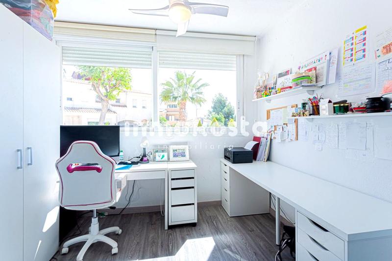 Foto 14c4a160-db24-4c71-93a7-3081dcbf79ca. Casa adossada amb aparcament piscina a Montebello - Nou Espai Nucia (la)