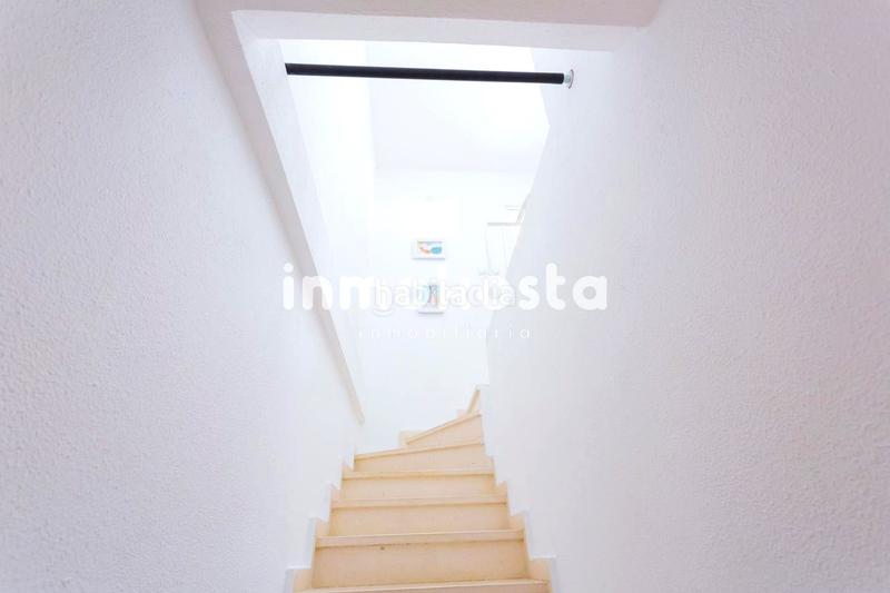 Foto 8d6f4ff4-f22a-413f-a7e5-4afa6a278a0a. Casa adossada amb aparcament piscina a Montebello - Nou Espai Nucia (la)