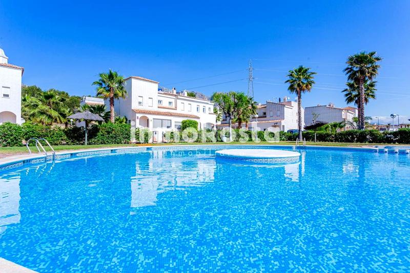 Foto b7b6a2b7-4b93-4614-8938-49d7e452456b. Casa adossada amb aparcament piscina a Montebello - Nou Espai Nucia (la)